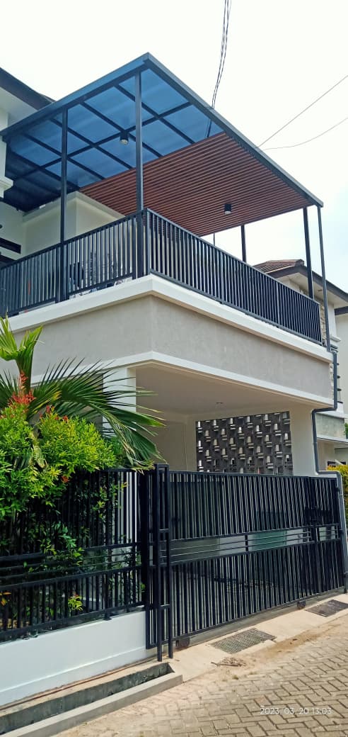 Pemasangan Kanopi Gantung / Cantilever Baja Ringan